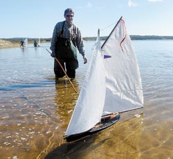 model-boat-race_shwier2_rsX.jpg